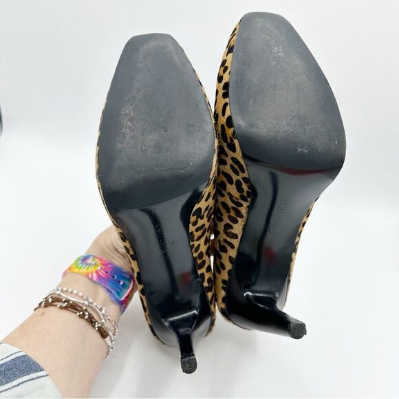 Calvin Klein Retro Colette Trending‎ Leopard Calf Hair Platform Pumps Sz 8 - Picture 11 of 13
